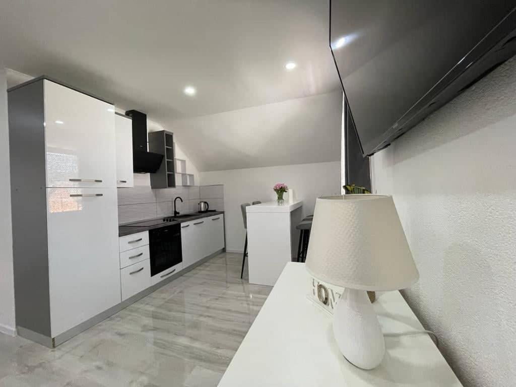 Apartman Pavenka Otocsán Kültér fotó