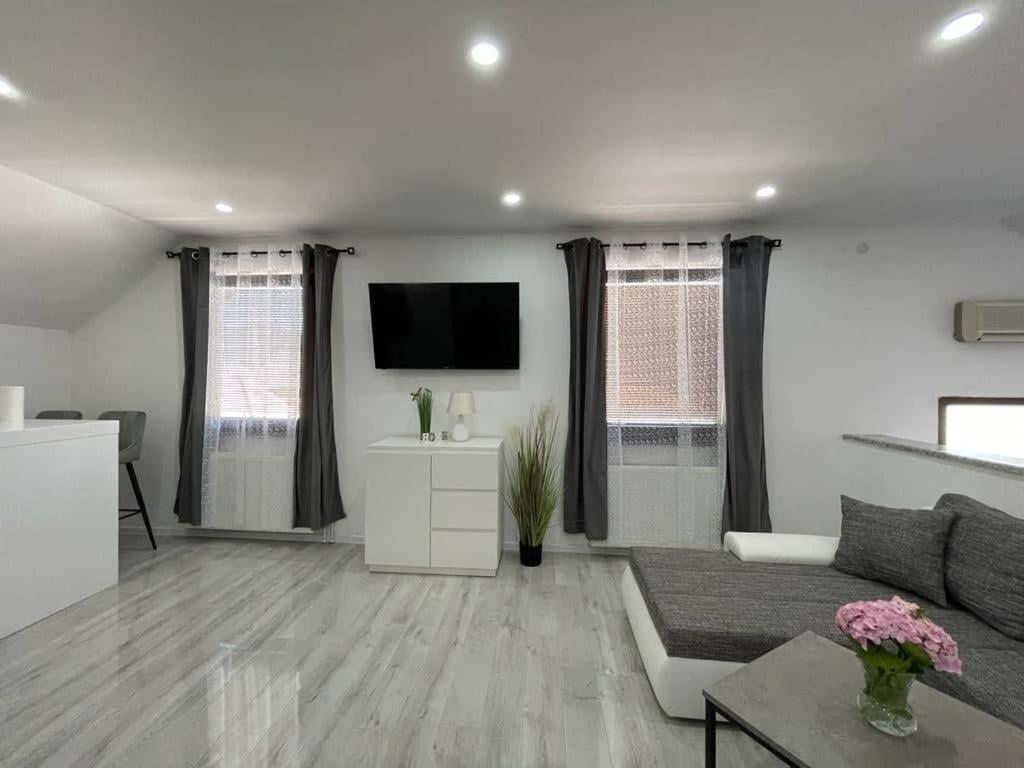 Apartman Pavenka Otocsán Kültér fotó