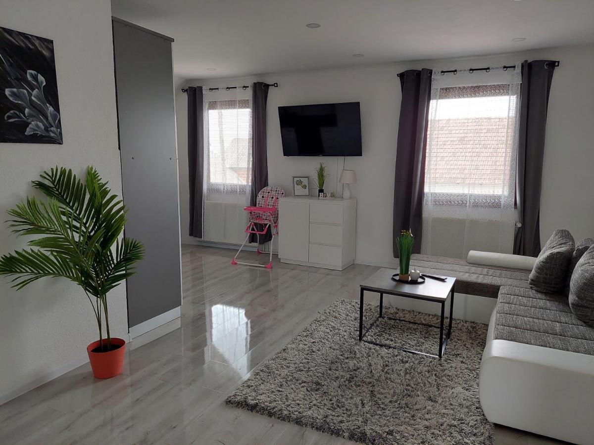 Apartman Pavenka Otocsán Kültér fotó