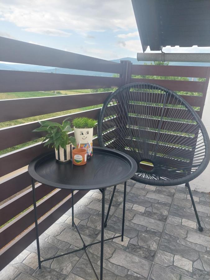 Apartman Pavenka Otocsán Kültér fotó